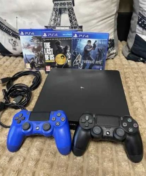 Продам Ps4 slim в хорошем состоянии