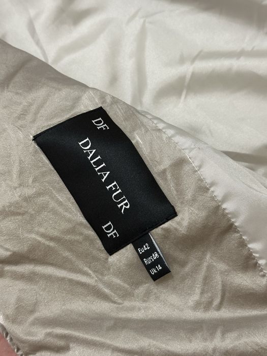 Продам куртку в норковым воротником!