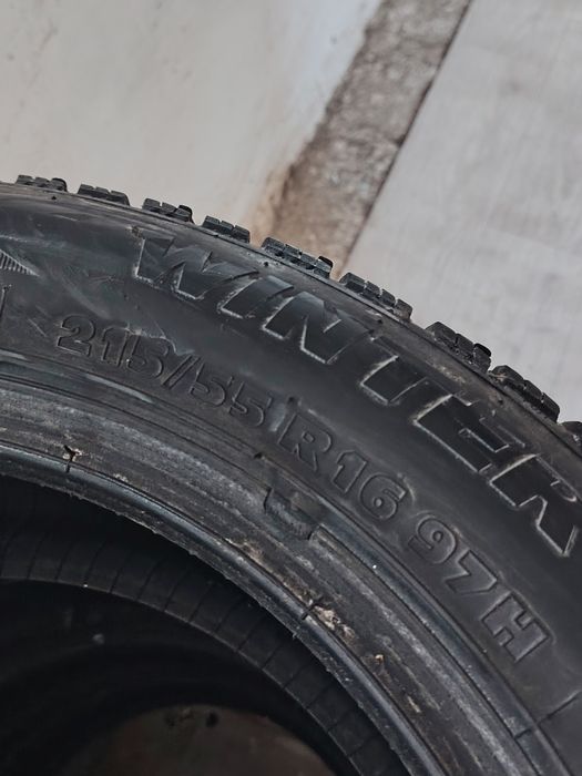Продам  резину 215,55,16 в