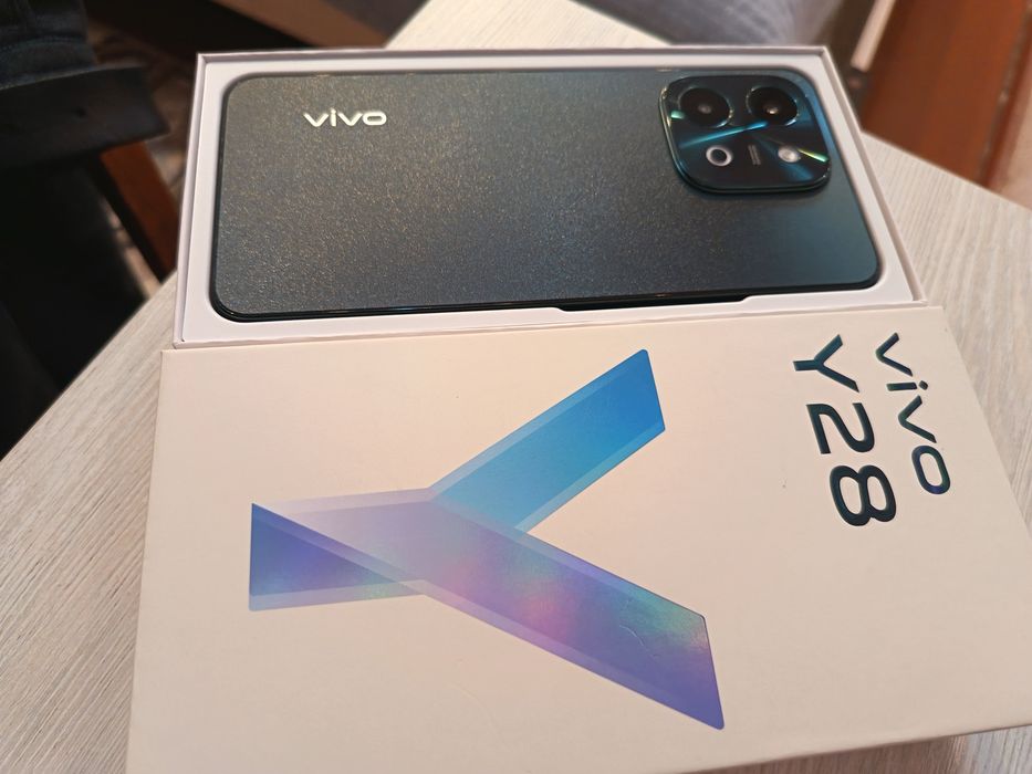 Смартфон VIVO Y28 256 янги