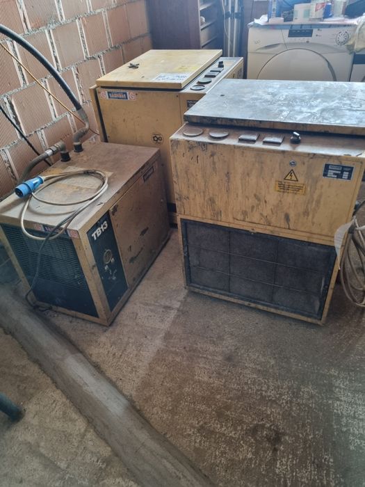Vand doua compresoare,uscător aer și butelie