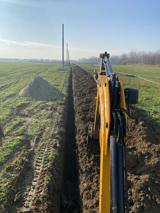 Miniexcavator de inchiriat