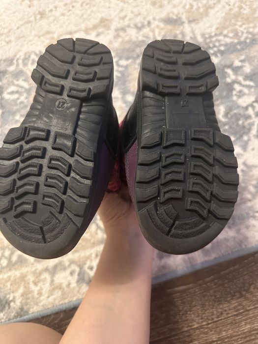 Продам Зимние сапожки для девочки 27 размера