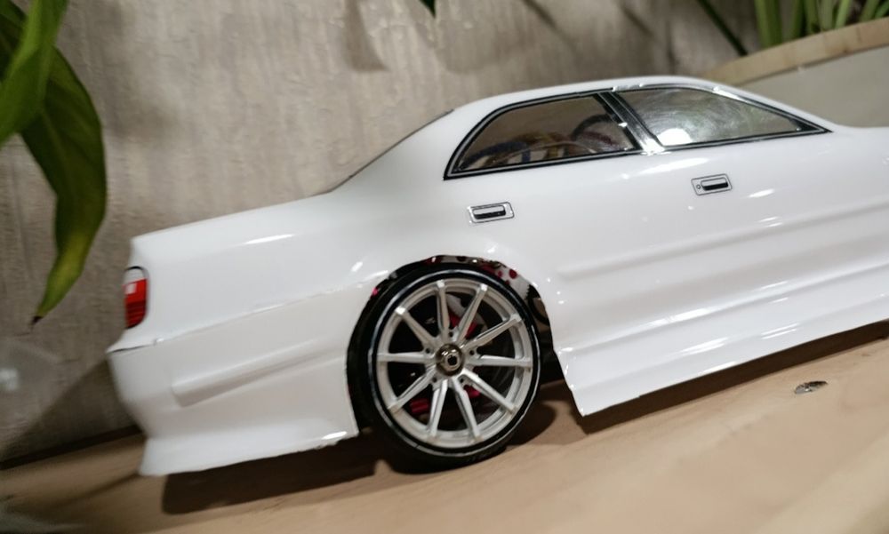 Машинка на радиоуправлении дрифтовая