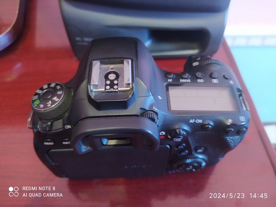 Canon 6d mark2 sotiladi yaxshi sostiyanada