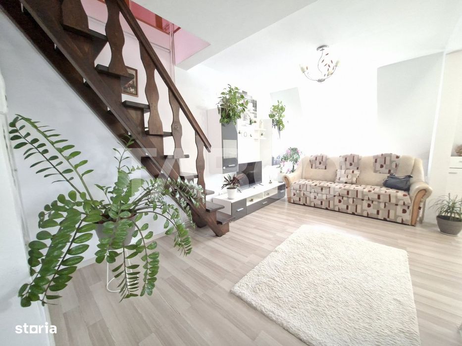 Apartament cu 3 camere de vanzare - mansarda Vasile Aaron - intabulata
