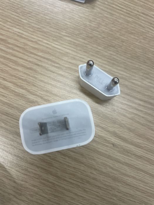 Оригинальные зарядные адапторы (apple model no: a1385)