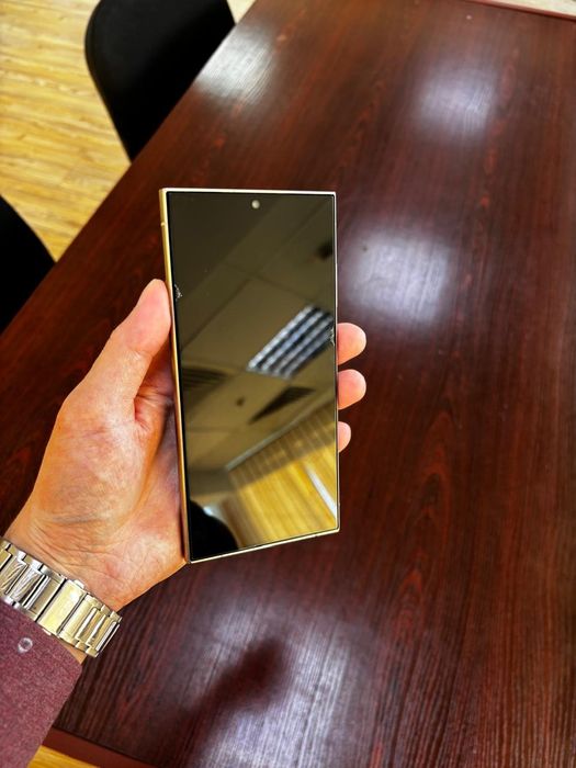 Продам Samsung S24 ULTRA