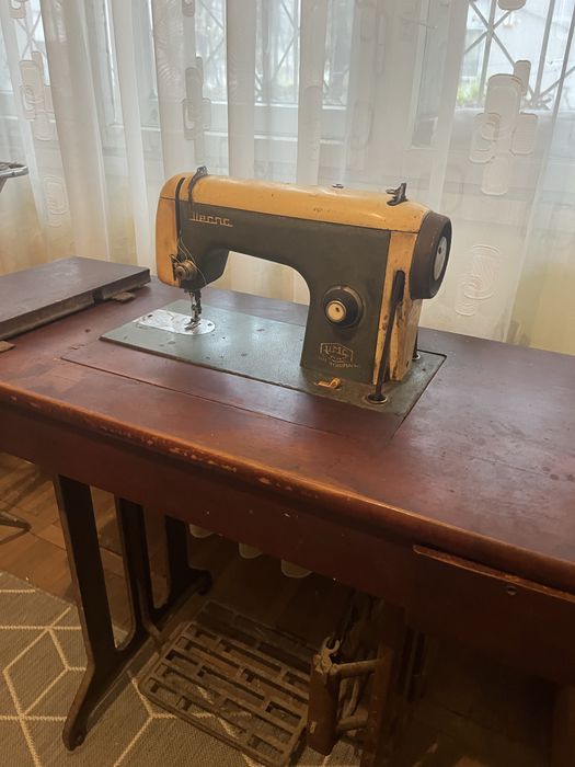 Masina de cusut Ileana
