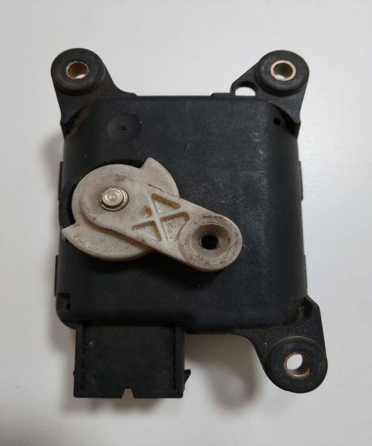 Motoras  Bosch clapeta aeroterma  0132801137 Audi A6 4B/C5 (facelift)