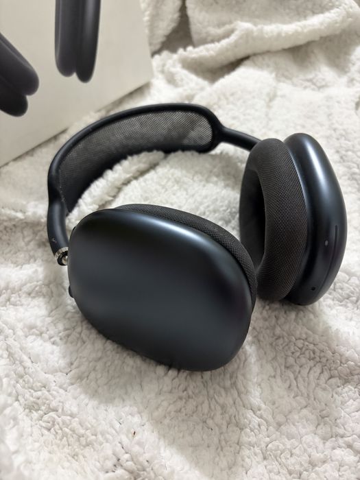 Продам AirPods Max синего цвета б/у
