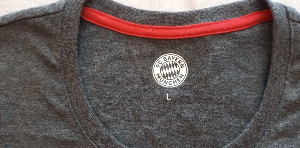 Продавам тениска на Байерн Мюнхен.