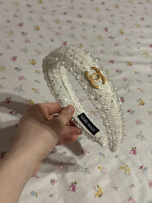 Coronita / bentita Chanel accesoriu