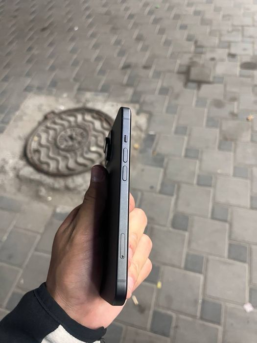 iPhone 15 black color