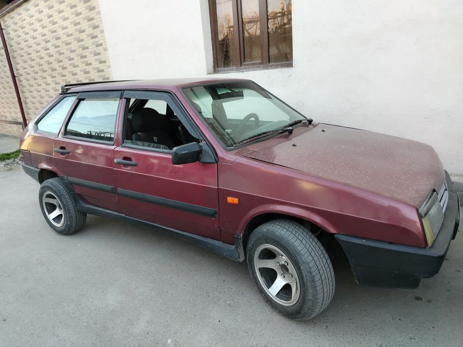 vaz 2109 sotiladi yili 1989 xolati yahshi