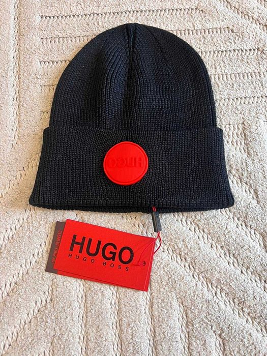 Плетени памучни шапки.