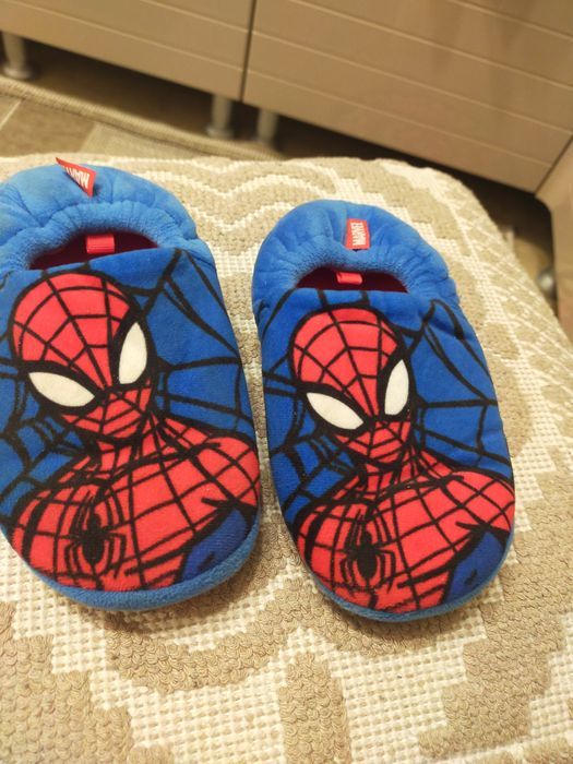 Продам тапочки, " spider mean".
