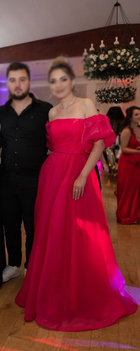 Rochia lungă fucsia