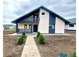 Vând case modulare pe structură metalică învelit cu panouri sandwich