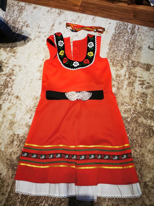 Народна носия за момиче