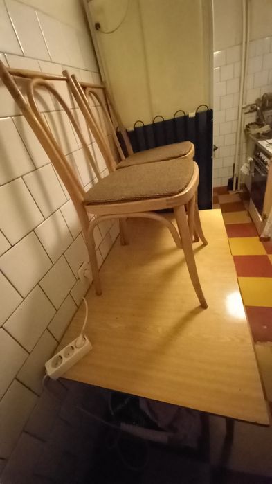 Продам стол кухонный  со стульями