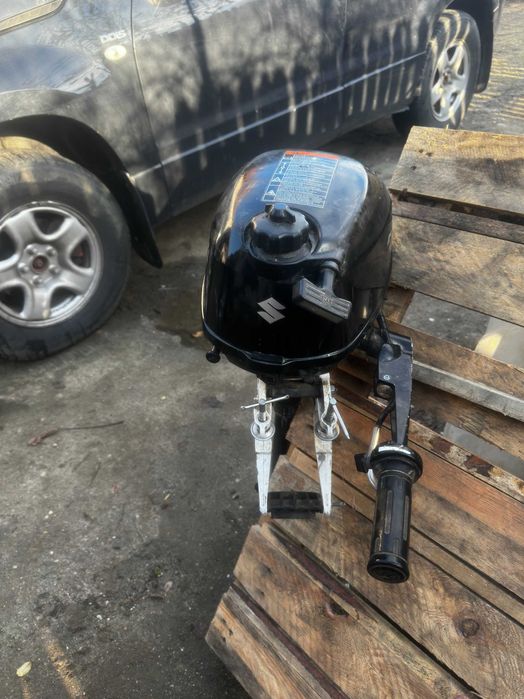 barca gomflabila yamaha 265 s si motor suzuki 2,5 cp