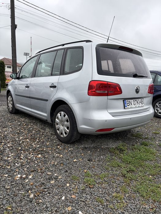 Volkswagen Touran 1.6 TDI 105 CP, 5 locuri