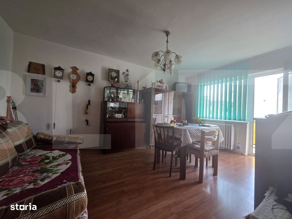 Apartament cu 2 camere decomandate.