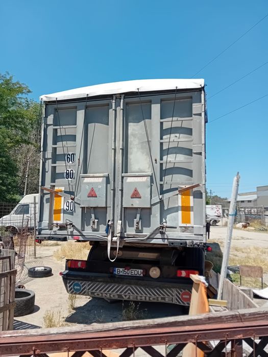 Vând semiremorca cereale 65 mc