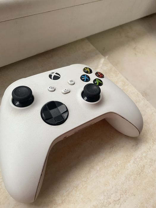 Xbox Series S + 2 controllere, stare foarte buna