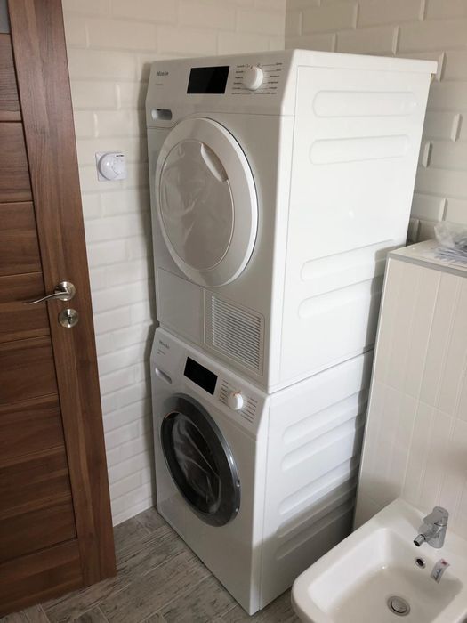 Instalez corpuri iluminat . Paravan cada / dus