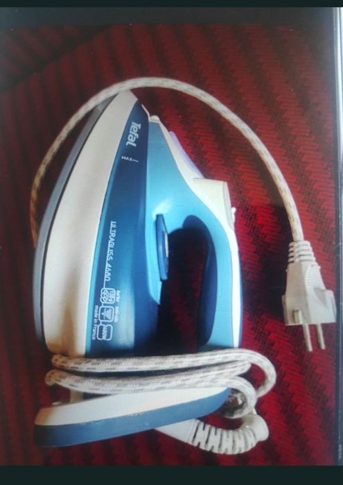Fier de calcat, SUPERFIER de 2400W cu talpa de Tefal anticalcar cu aburi apa