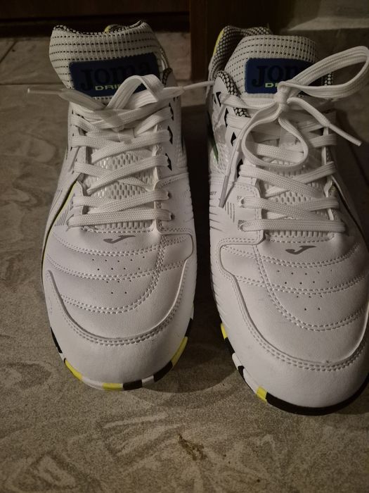 Маратонки за футбол