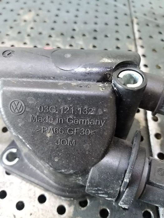 Flansa lichid racire 2.0 tdi vw passat b6 3c 03g121132