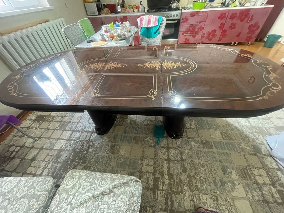 Тез арада стол сатылады