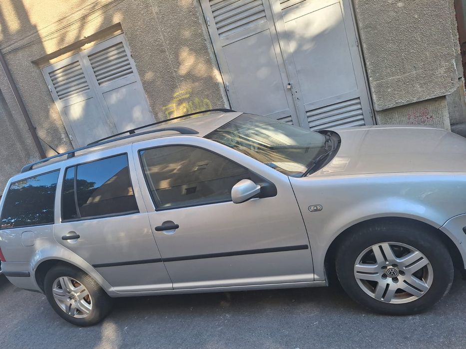 Auto wv golf 4 doar vând nu fac schimb                                    vând golf 4        brec