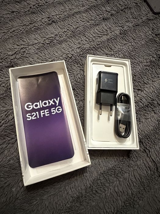 Смартфон Samsung S21fe