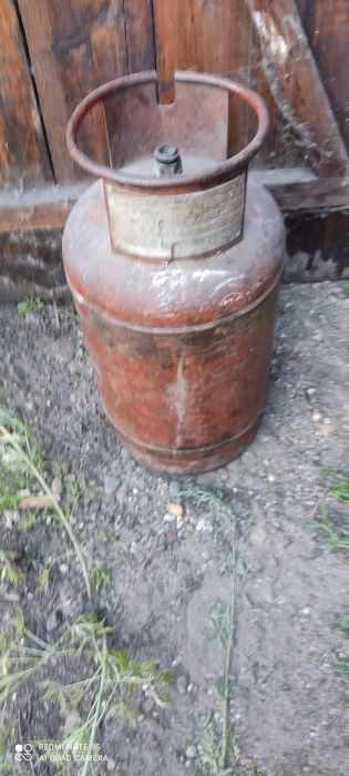 Маленький газовый баллон.