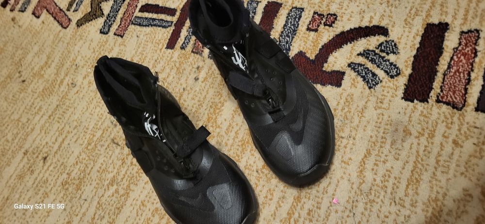 Продам две пары обуви 39-40