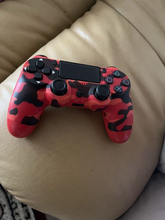 Controller ps4 nou cu fir model militar si dau si la schimb
