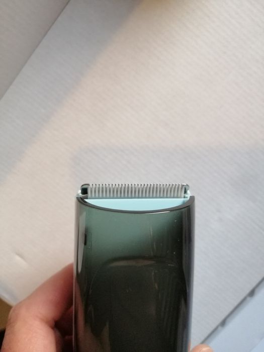 Вакуумна машинка за подстригване на бебе