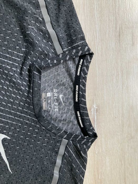 Найк Nike Running Breathe Rise 365 Dri Fit мъжка тениска размер М