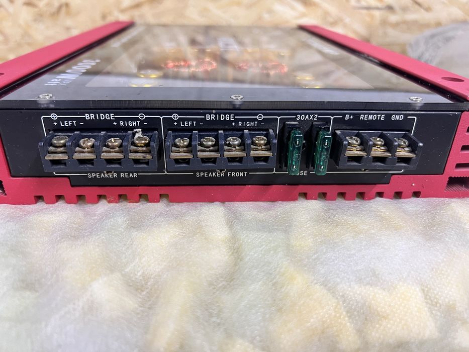 Аатомобильный усилитель