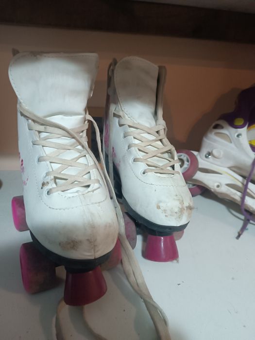 Продавам детски ролкови кънки