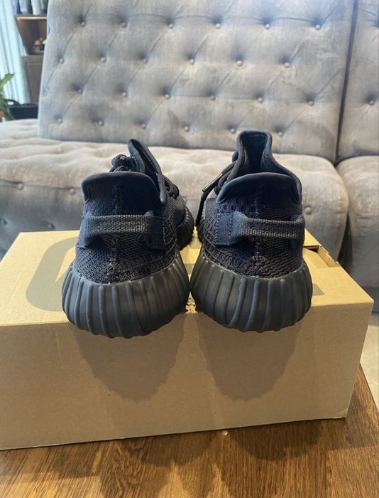 Yeezy 350 Onyx - Negri (Livrare cu verificare)