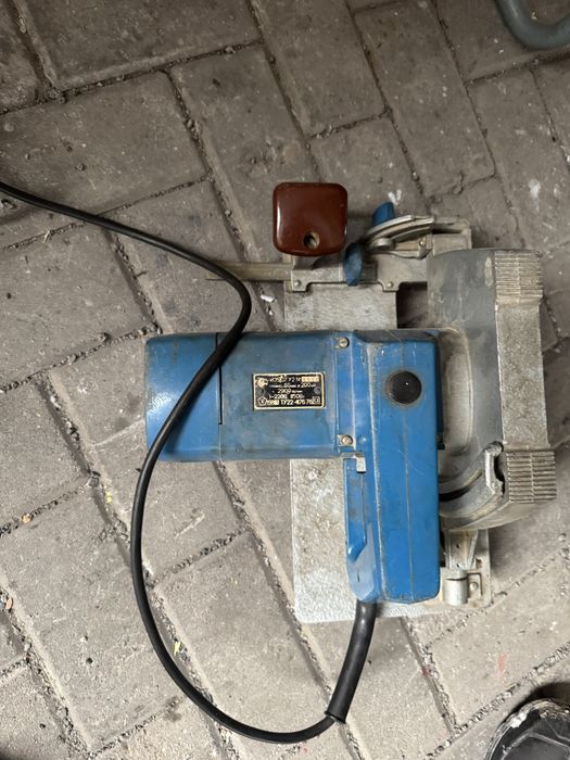 Продам пилу в180 размер диска