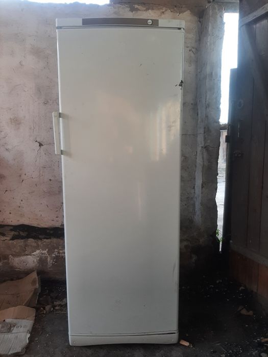Продам Морозильник