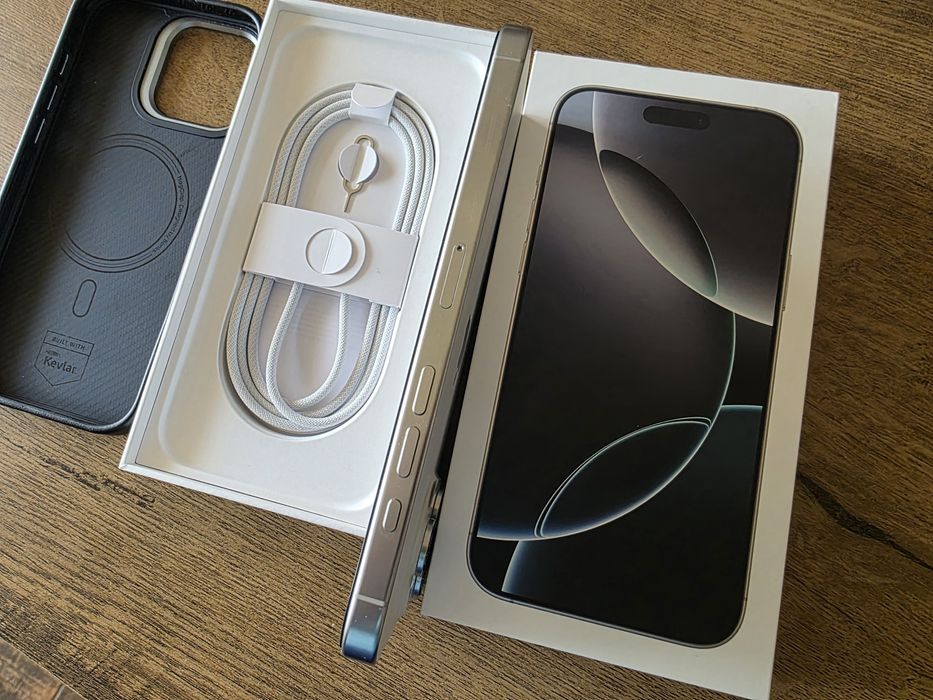 iPhone 16 Pro Max White Titanium 256GB Гаранция