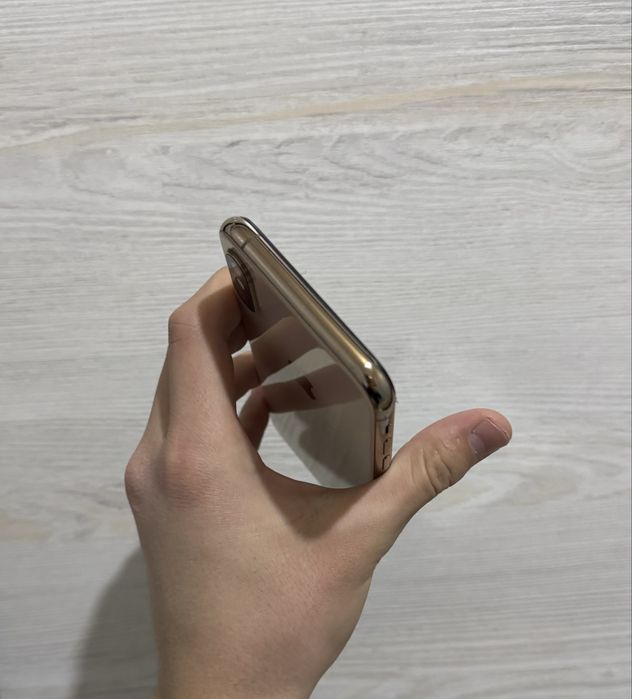 iphone XS Gold