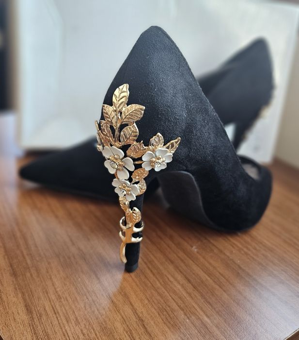 Дамски обувки на висок ток